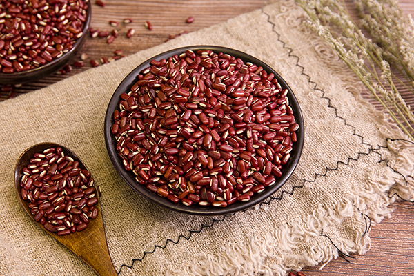 血小板减少吃红豆还是赤小豆，红豆的功效和作用